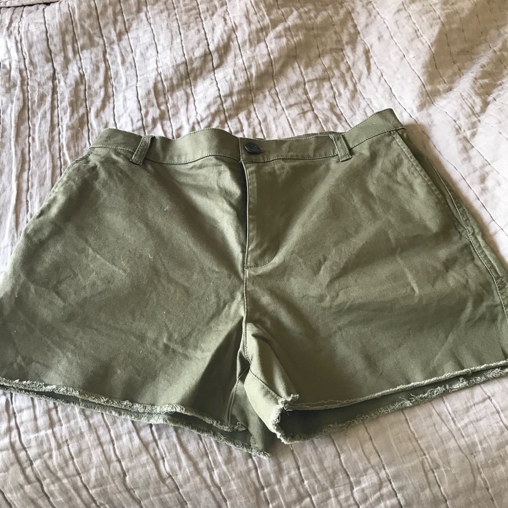 Madewell Olive green shorts.